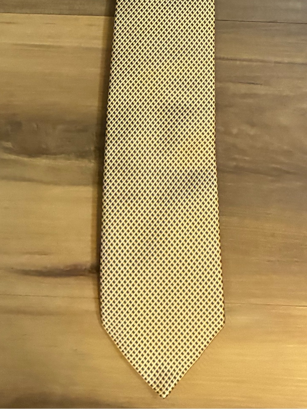 Tommy Hilfiger Yellow and Navy Pattern Tie - Men's Accessory. EUC Preppy